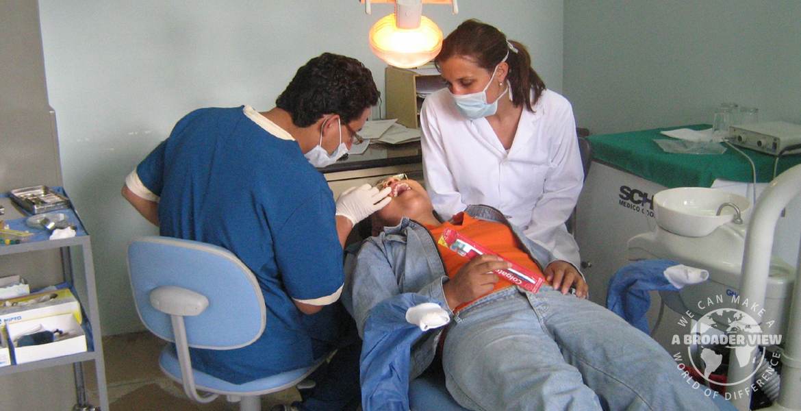 Volunteer in Ecuador Quito North: Dental Program