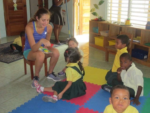 Review Devyn Edelstein Volunteer Belize Orphanage 02