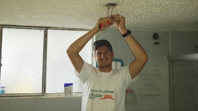Review Aaron Robertson Volunteer in Ecuador Quito Community development Program  