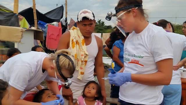 Review April Miller Volunteer in ECUADOR Quito Dental program.