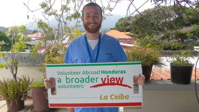 Review Seth Cowden Volunteer in Honduras La Ceiba at the Health Care program.