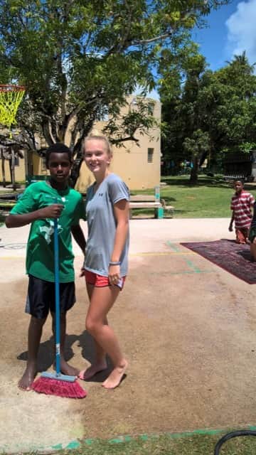 Review Suzanne Huff Volunteer in Belize Orphanage program