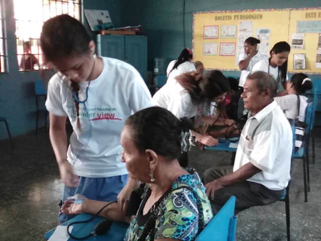Review Vanessa Nguyen Volunteer in Honduras La Ceiba at the Premed Program