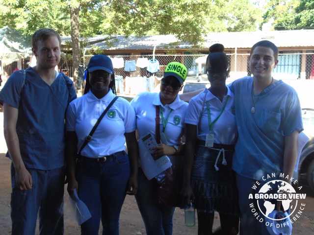 Review Adam Grobart Volunteer in Honduras La Ceiba at the Dental program