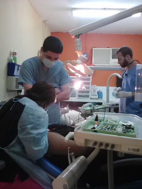 Review Adam Grobart Volunteer in Honduras La Ceiba at the Dental program