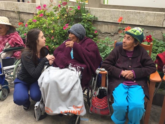 Review Volunteer Carly Humphrey Peru Cusco Elderly Care center Program (Physical Therapy)