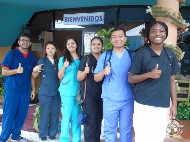 Review Volunteer Giselle Carino Honduras La Ceiba PreMedical program