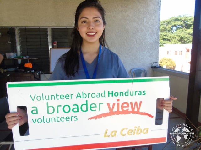 Review Volunteer Giselle Carino Honduras La Ceiba PreMedical program