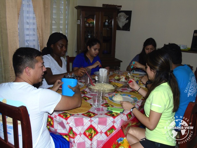 Review Volunteer Linh Tran Honduras La Ceiba Premedical program