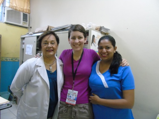 Review Volunteer Ana Gomez in Honduras La Ceiba at the Medical program