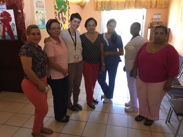 Review Volunteer Ana Gomez in Honduras La Ceiba at the Medical program