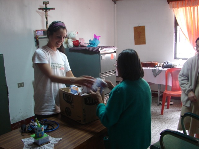 volunteer abroad