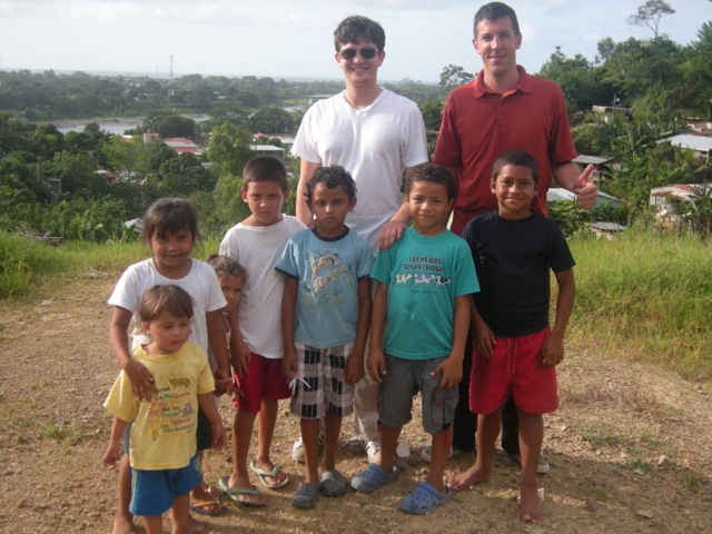 robert-volunteer-la-ceiba-honduras-01