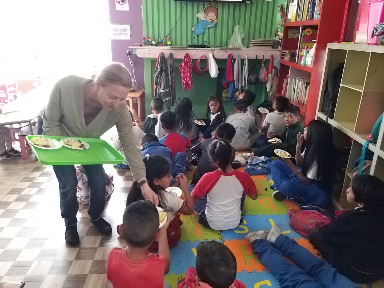 Volunteer Ecuador Quito Review Diana Holly Children care center