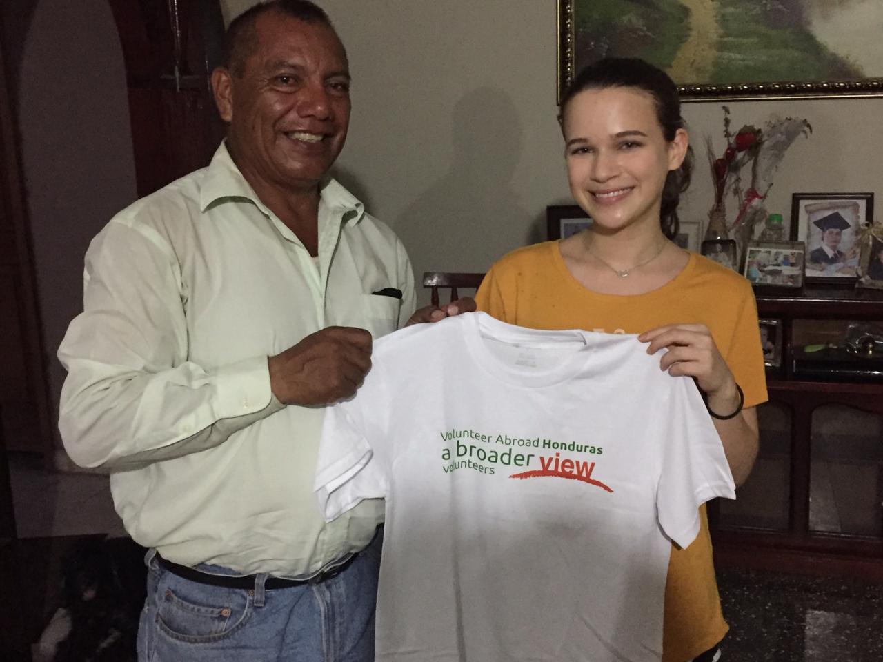 Volunteer in Honduras La Ceiba Pre Medical Student Abigail C