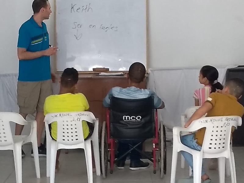 volunteer colombia review keith teaching 02